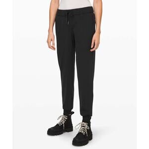 Lululemon On the Fly Jogger Luxtreme Pants in Black Women's size 10